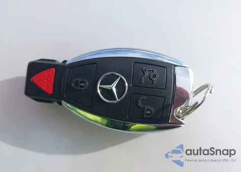 2014 Mercedes-Benz E 550 4Matic z USA, uszkodzony, nr VIN WDDHF9BBXEA944934